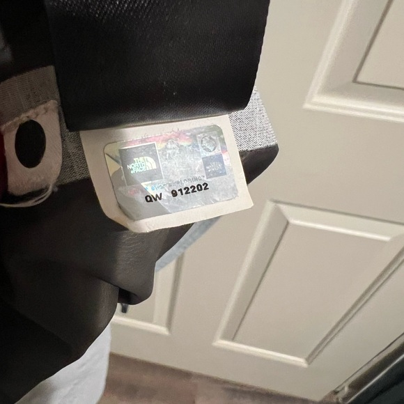 The North Face Dryzzle Gore-Tex Jacket - Picture 9 of 10